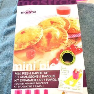 Mastrad Mini Pies & Ravioli Kit